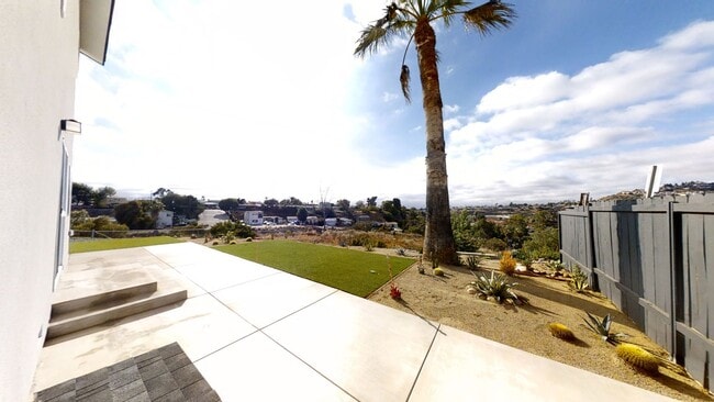 Photo - 5266-5268 Tipton St