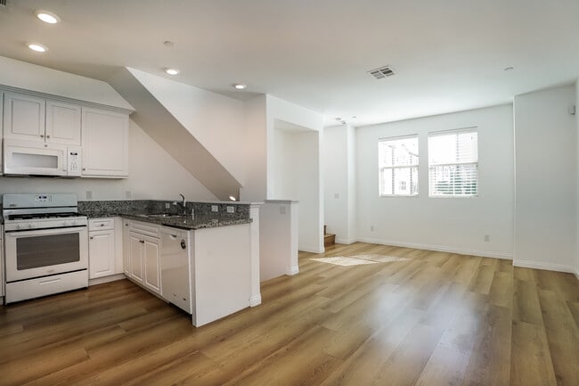 Photo - 7235 Cedar Rd