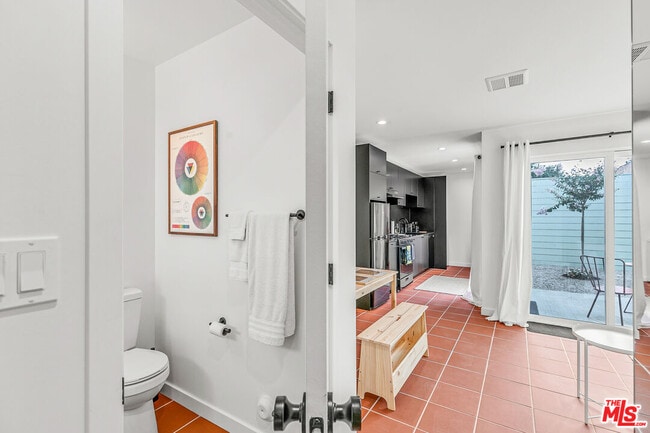 Building Photo - 6741 Arlington Ave