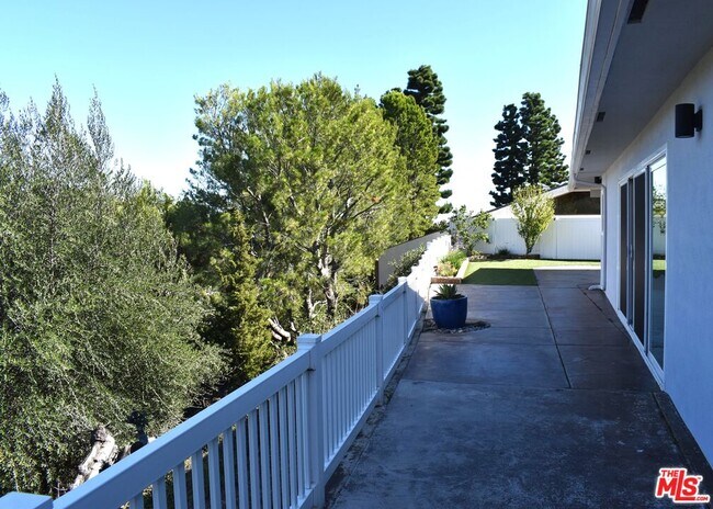 Photo - 11365 Chalon Rd