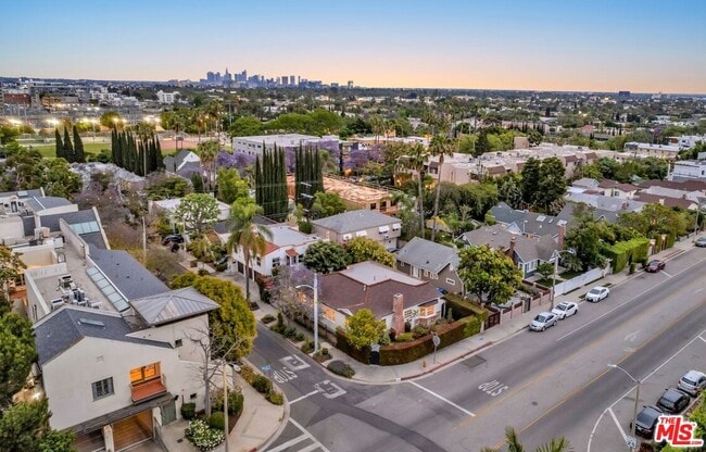 Photo - 958 N Vista St