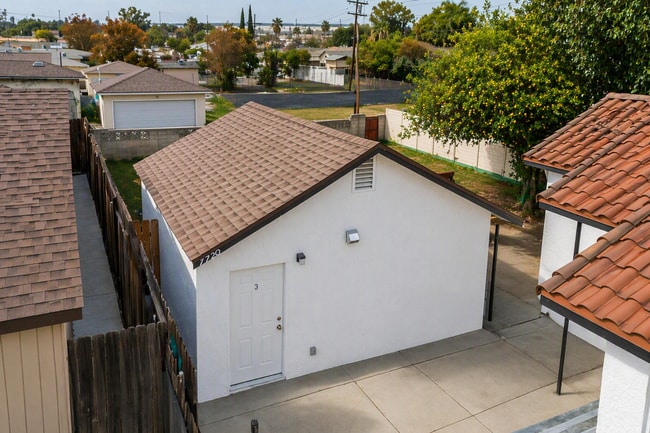 Building Photo - 1718 Fairmount Blvd Unit 3