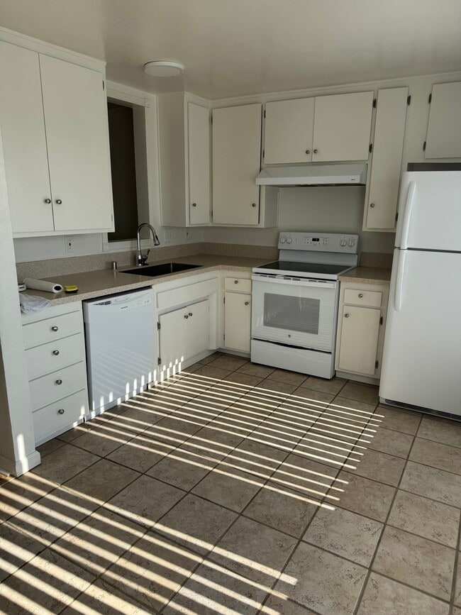 Photo - 1835 Molino Ave Unit 15