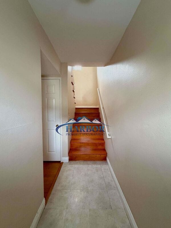 Photo - 1258 W 25th St