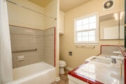1BR, 1BA - 450SF - Bathroom - 1905-1909 W. Alameda