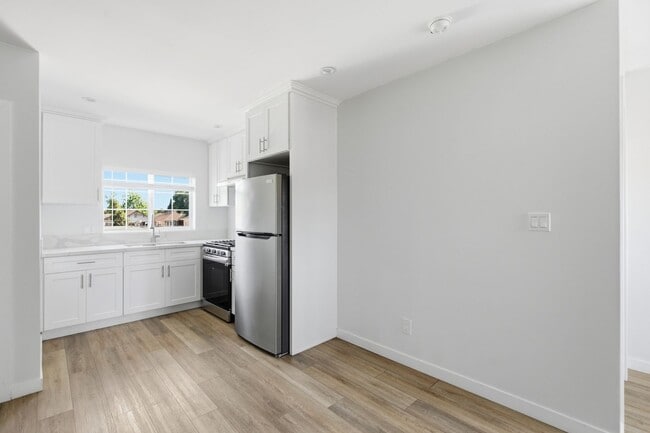 Photo - 4177 Naomi Ave Unit 4181