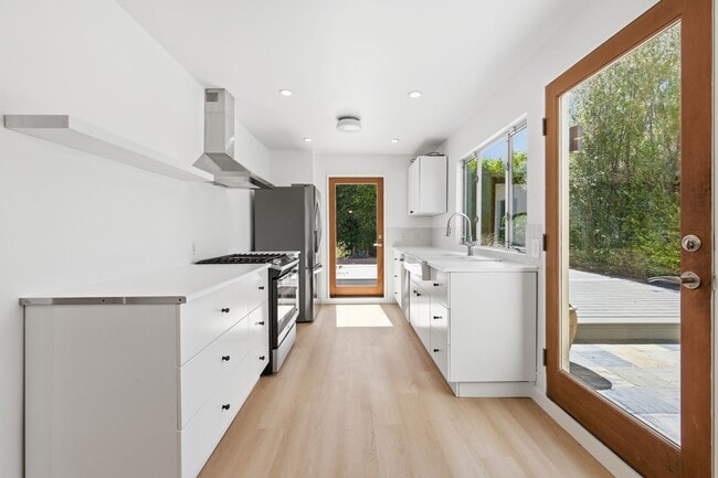 Photo - Amazing Del Rey House Available