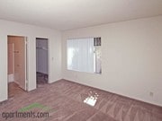 Bedroom - Huntington Pointe