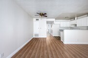 2BR, 2BA - 950SF - Dining Room - 10225 Hillhaven Ave