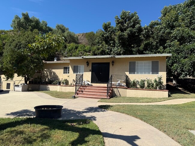 Building Photo - 3021 Grand Ave