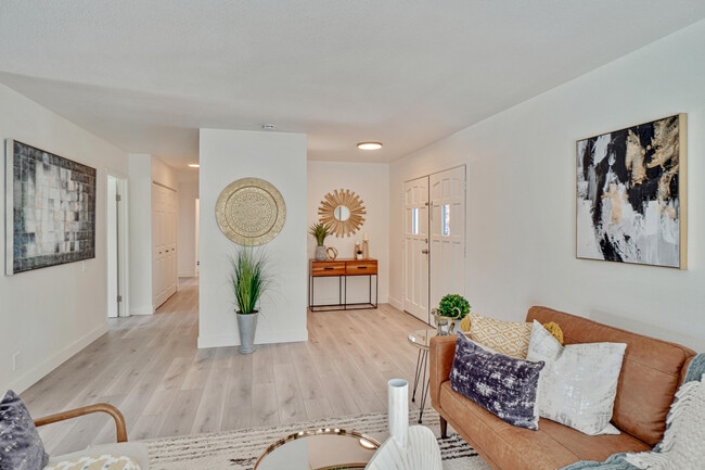 Photo - 74398 Myrsine Ave