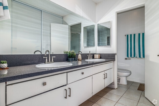 2BR, 2BA - 1,100SF - Primary Bathroom - Summerwood Park Apartments