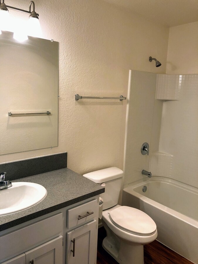 Photo - 366 Moss St Unit 7