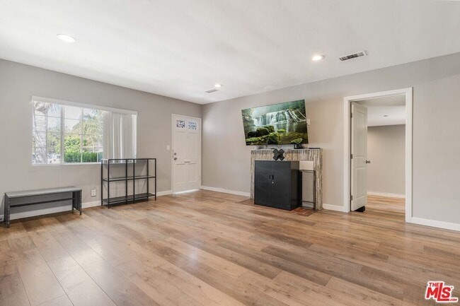Photo - 8222 Vanscoy Ave