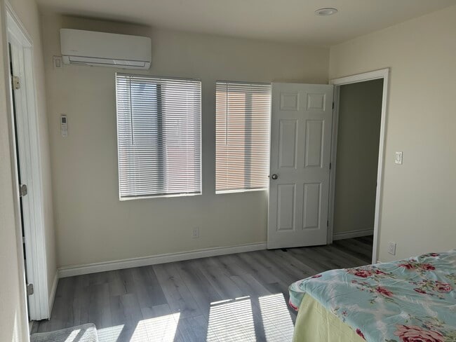 Photo - 5932 Bartlett Ave