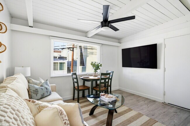 Photo - 121 Rosecrans Pl Unit 4