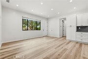 Photo - 10913 White Oak Ave