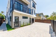 Photo - 1332 Tamarind Ave Townhome