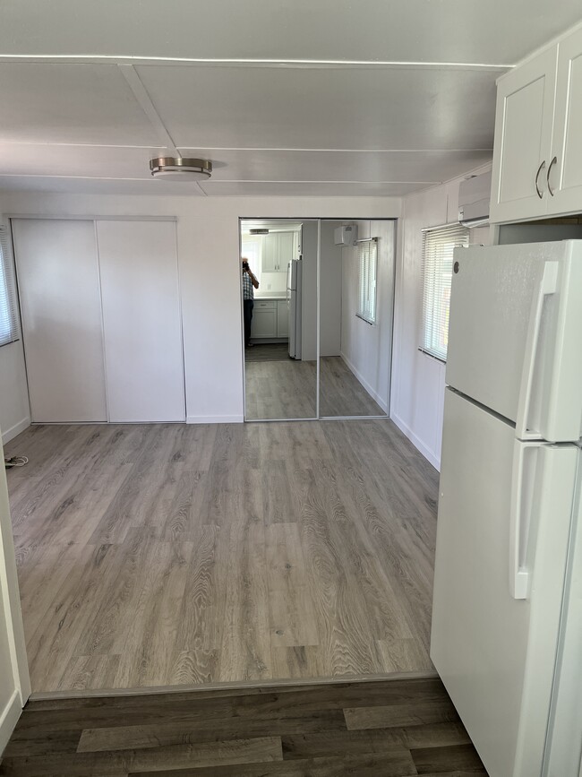 Building Photo - 5056 Hawley Blvd