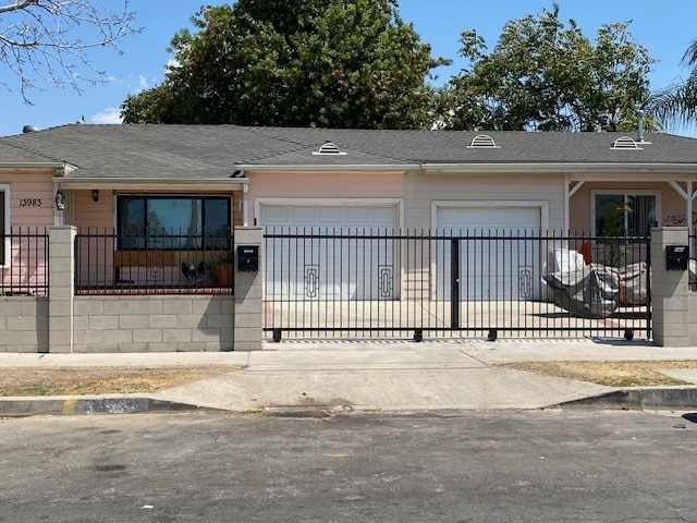 Photo - 13981 Van Nuys Blvd