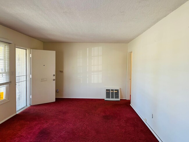 Photo - Charming 3 bedroom 2 bathroom house!