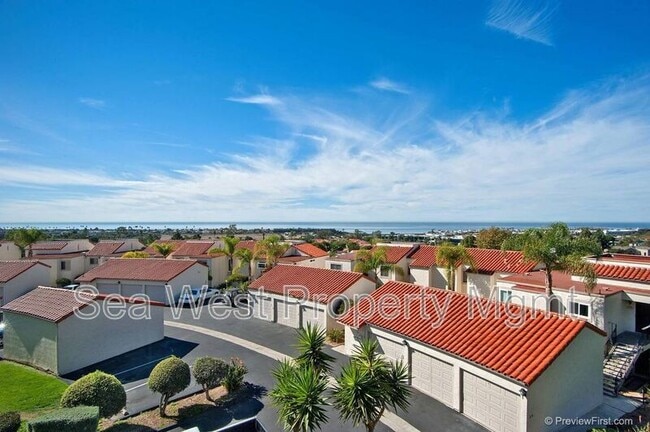 Building Photo - 914 Caminito Madrigal