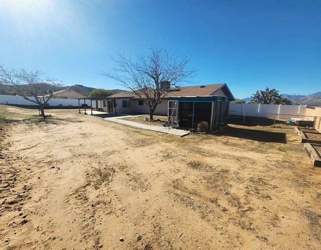 Photo - Large 3 Bedroom 2 Bath Home Close to Onaga Elementary