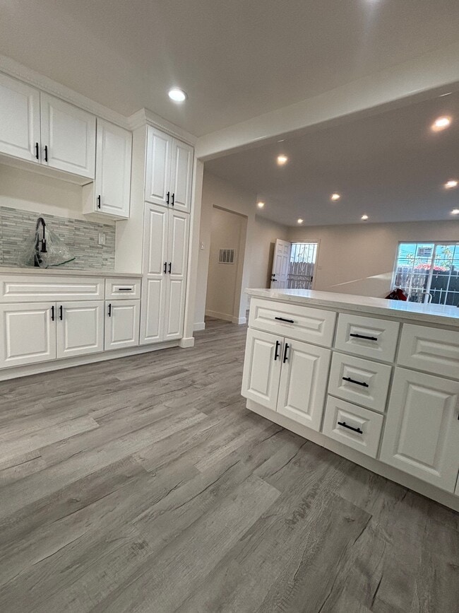 Photo - 5848 Gardenia Ave