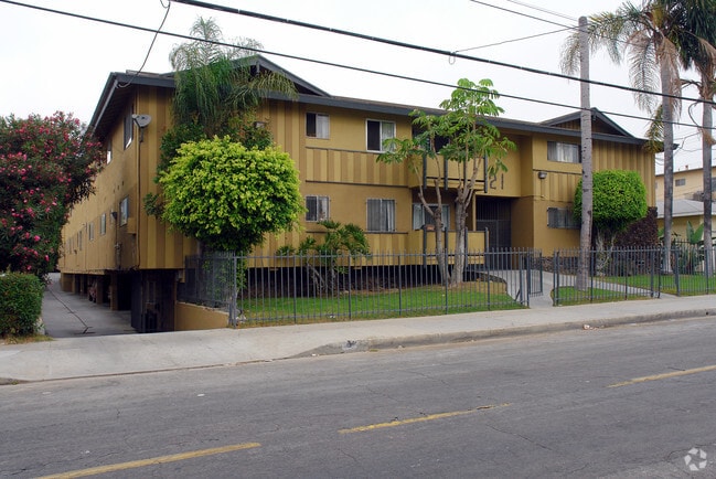 The Reef - The Reef Apartments
