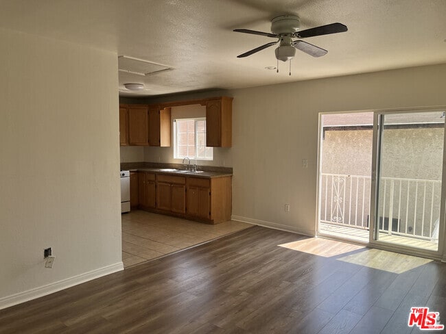 Building Photo - 1256 W 25th St Rental