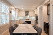 Photo - 6655 Hollycrest Ct House