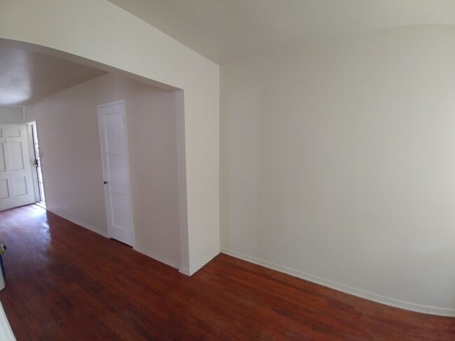 Building Photo - 418 E Freeland St Unit 1