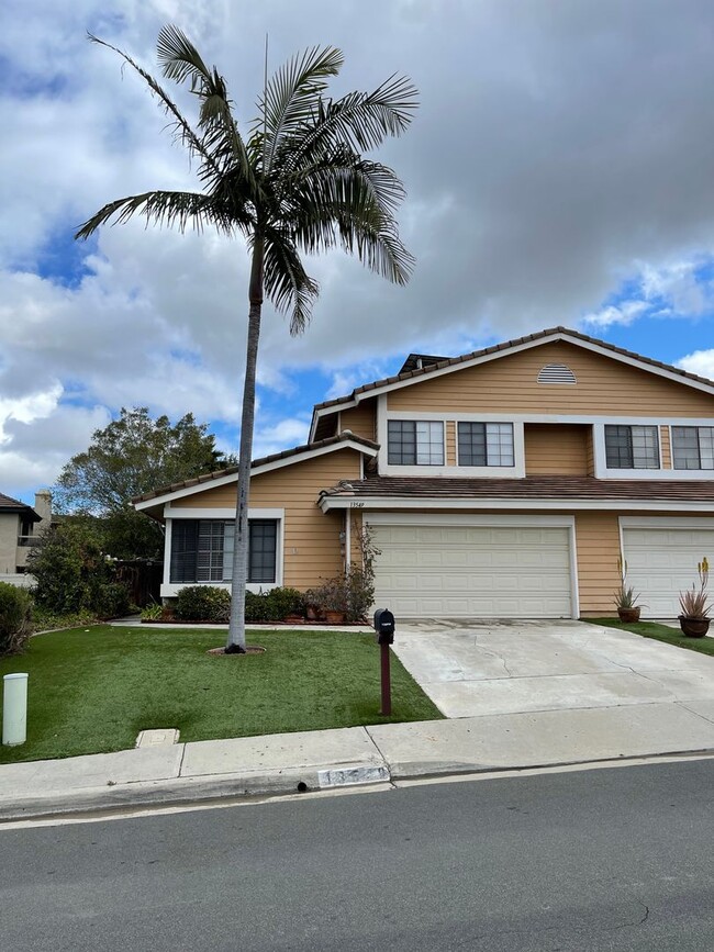 Wonderful 4 Bedroom 2-story Townhome in "F... - Wonderful 4 Bedroom 2-story Townhome in "F...