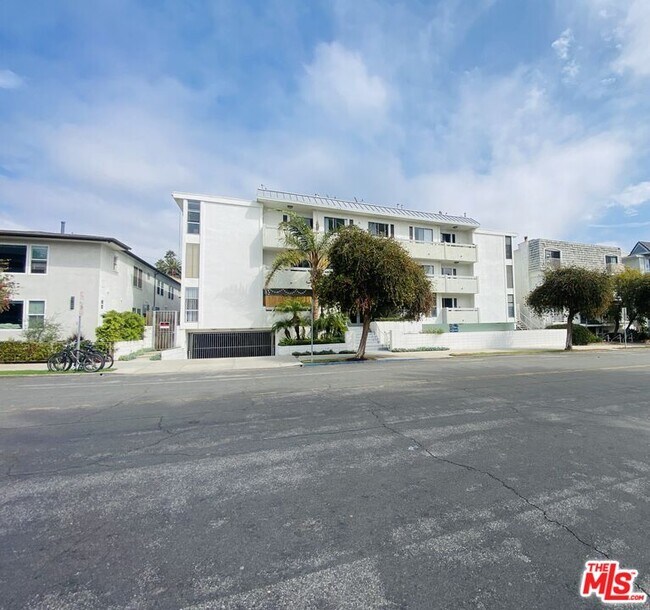 Photo - 1033 3rd St Unit 104