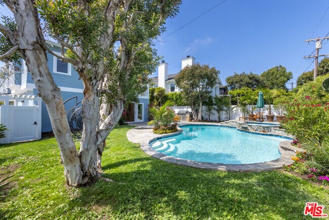 Photo - 509 Wynola St