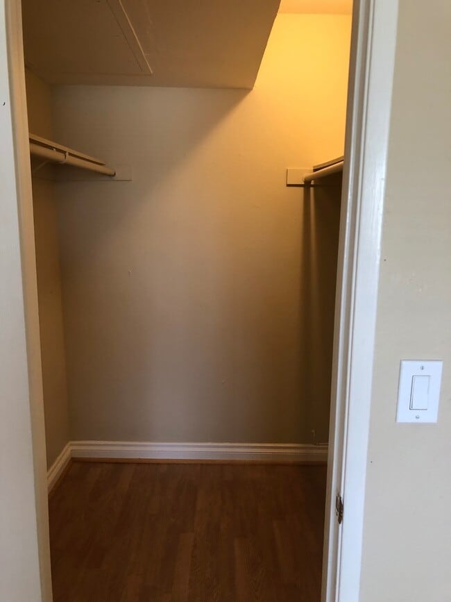 Photo - Near Parkway Plaza - 2 Bedrooms/2 Baths with Central Air Conditioning@ Sunterra Unit 219