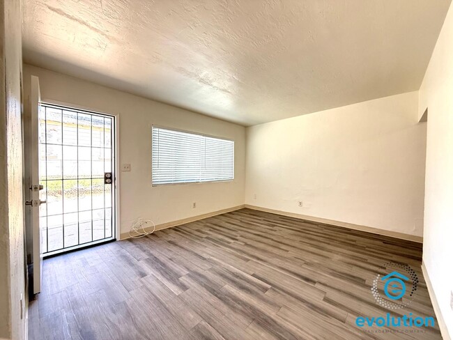 Photo - 10317-10323 Park Ave - 10323