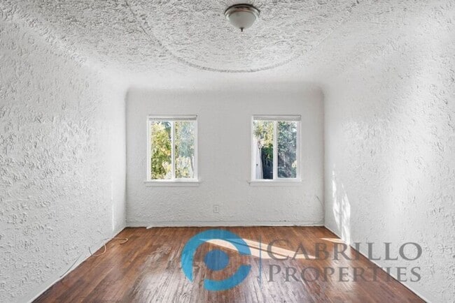 Photo - 3009 1/2 30th Street