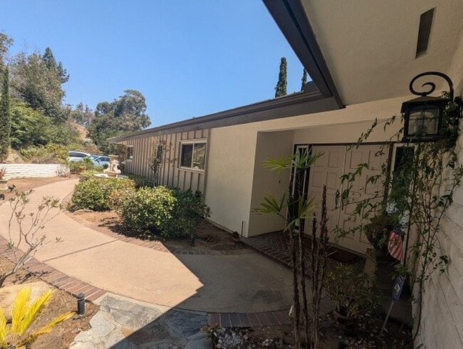 Photo - 3 Bed - 2 Bath House with Solar & Mountain...