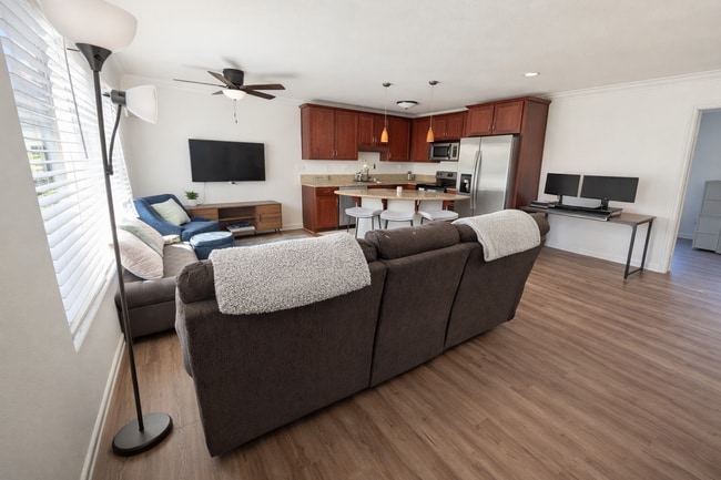 Laminate flooring, light and bright - 3956 Texas St Unit 3956 Texas St