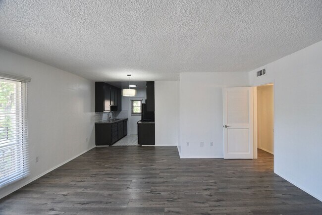 Photo - 14120 Hamlin St Unit 10