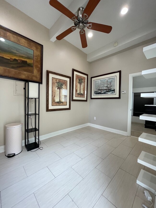 Photo - 7524 Fountain Ave Unit .5