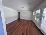 Photo - 17738 Lanark St