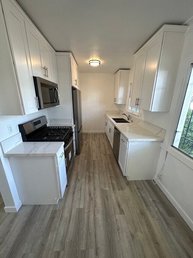 Kitchen - 8270 Norton Ave Unit 1