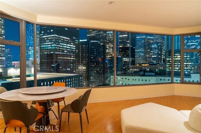 Building Photo - 801 S Grand Ave Unit 1305