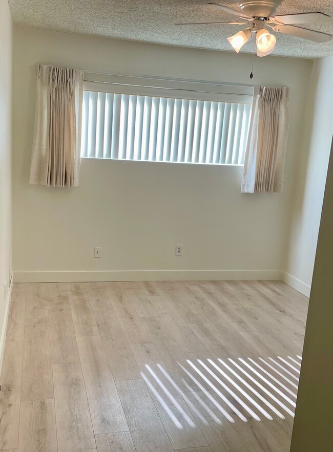 NY#14 Bedroom - New Yorker