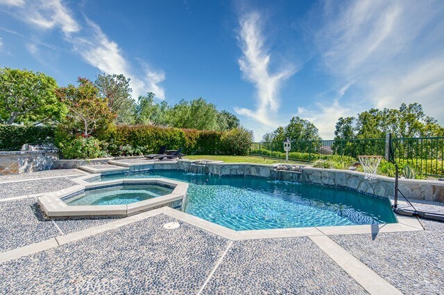 Photo - 16 Oakmont House