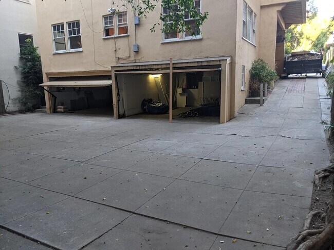 Rear garages - 2528 Front St Unit 2528