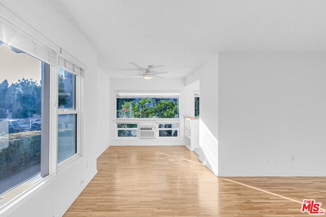 Photo - 122 Croft Ave Unit 1