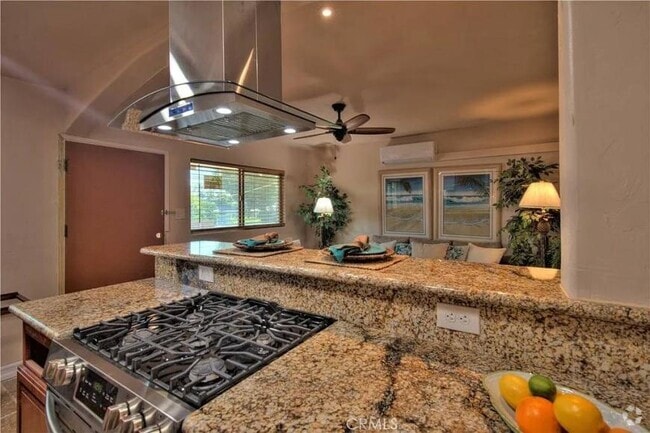 Building Photo - 1.0 bedroom in Riverside California 92501 Unit D Rental